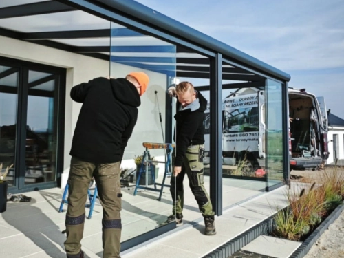 Zadaszenie tarasu - pozwolenie czy zgłoszenie?